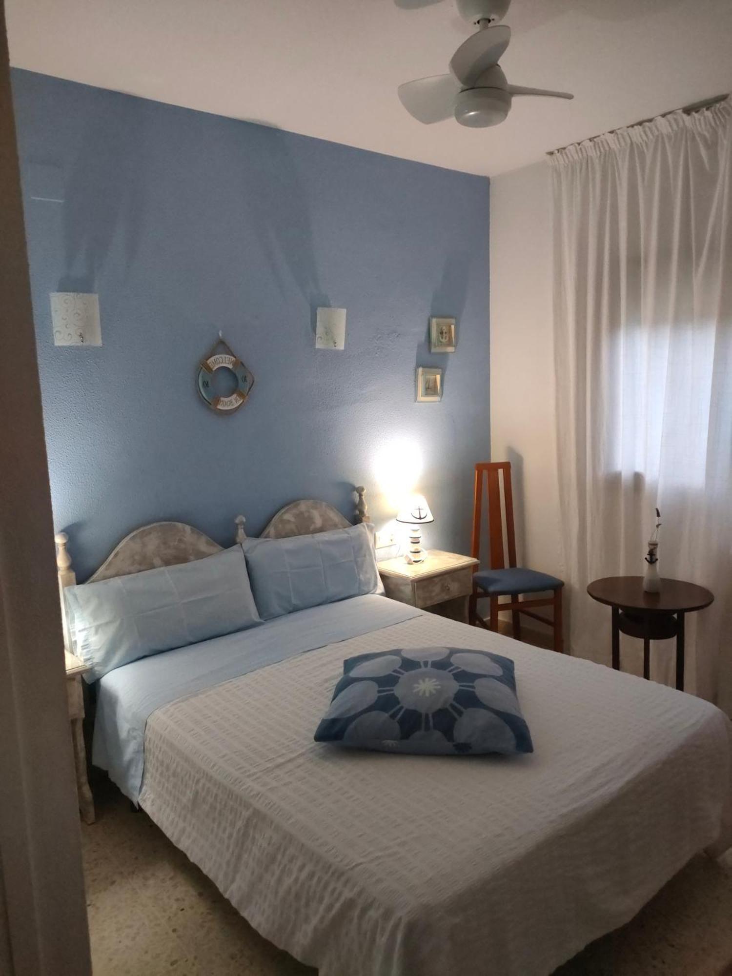 Hostal Los Pinares Lloret de Mar Bagian luar foto