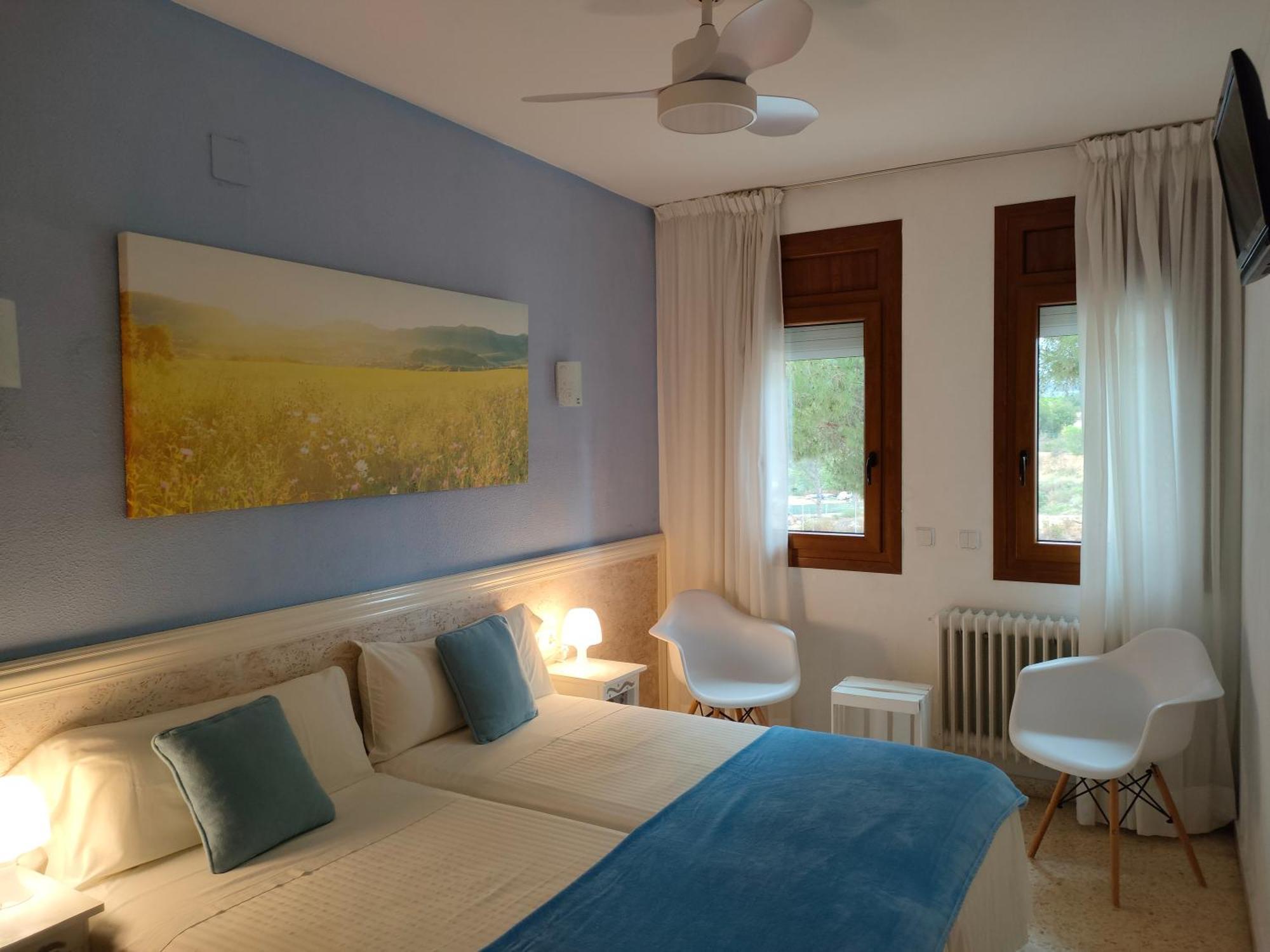 Hostal Los Pinares Lloret de Mar Bagian luar foto