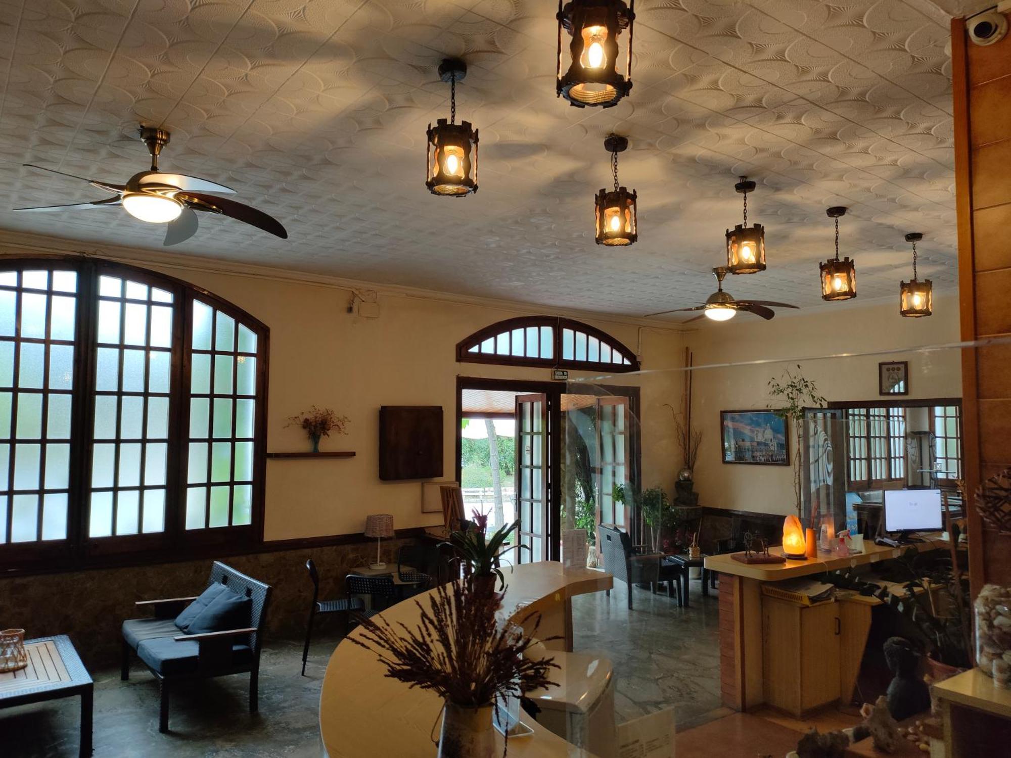 Hostal Los Pinares Lloret de Mar Bagian luar foto