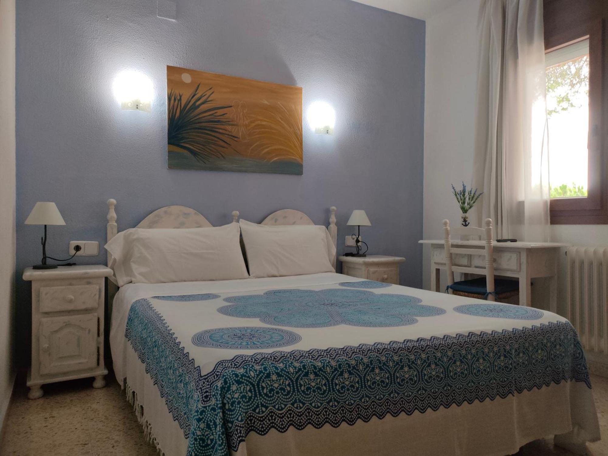 Hostal Los Pinares Lloret de Mar Bagian luar foto