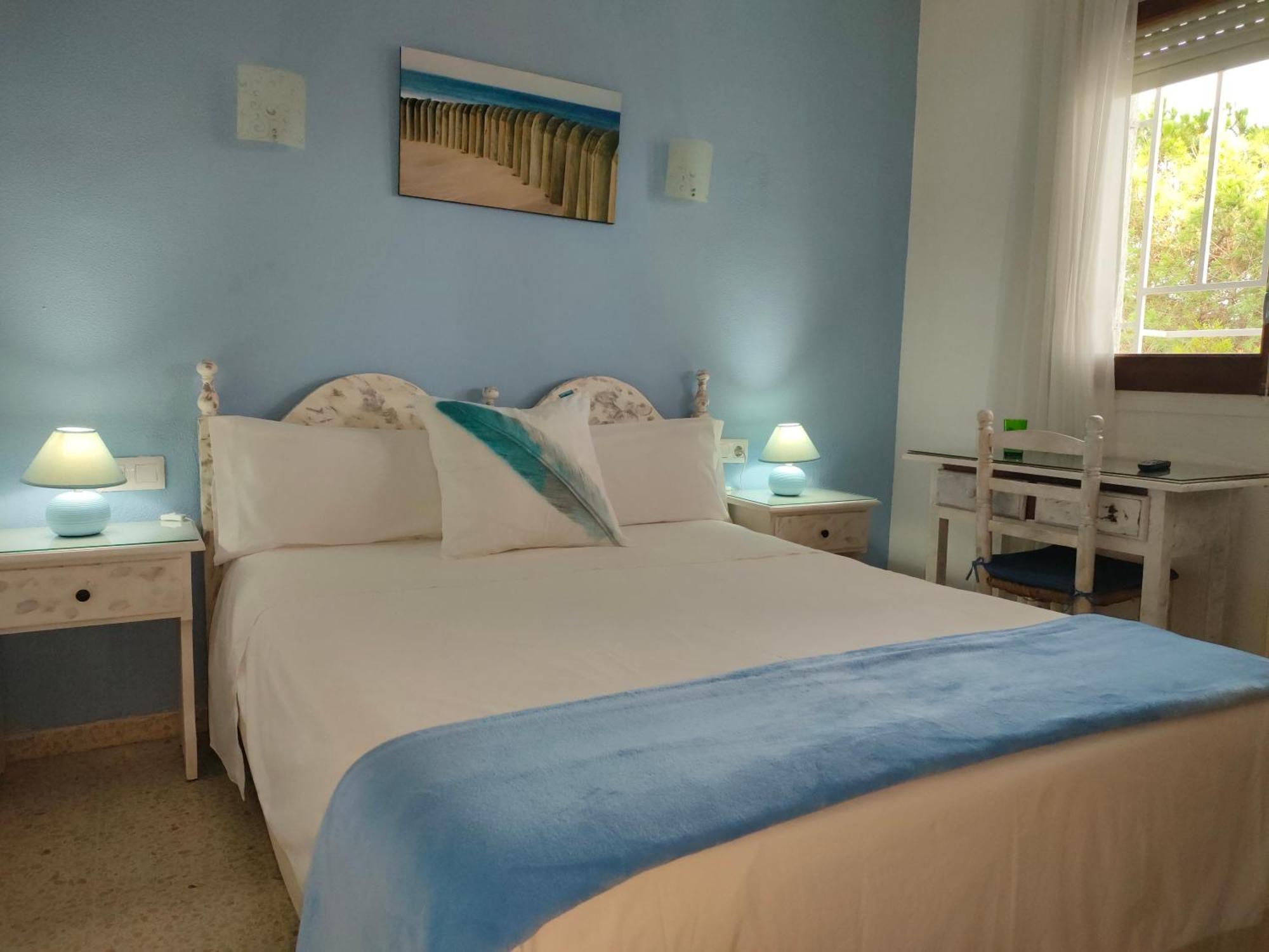 Hostal Los Pinares Lloret de Mar Bagian luar foto