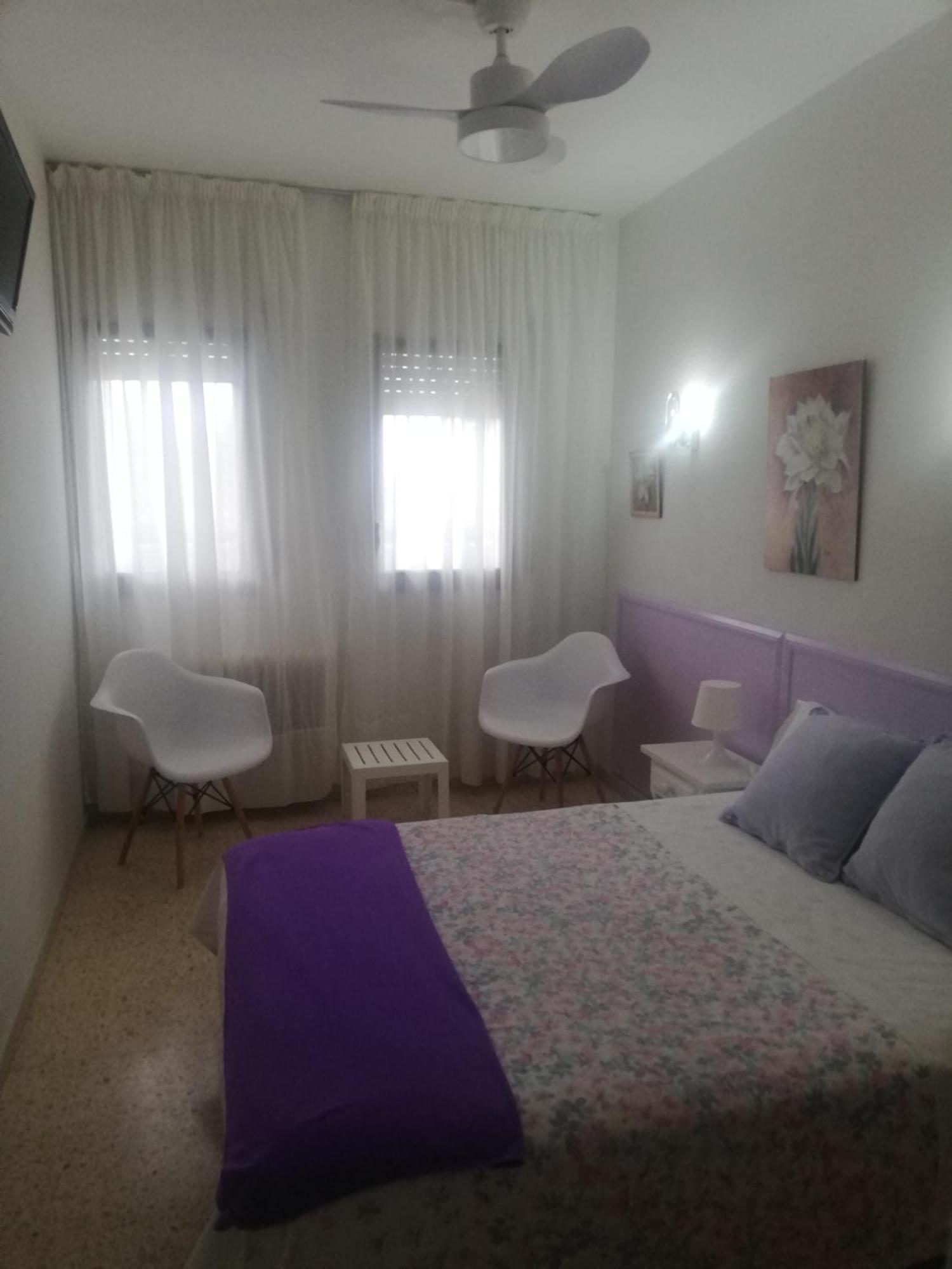 Hostal Los Pinares Lloret de Mar Bagian luar foto