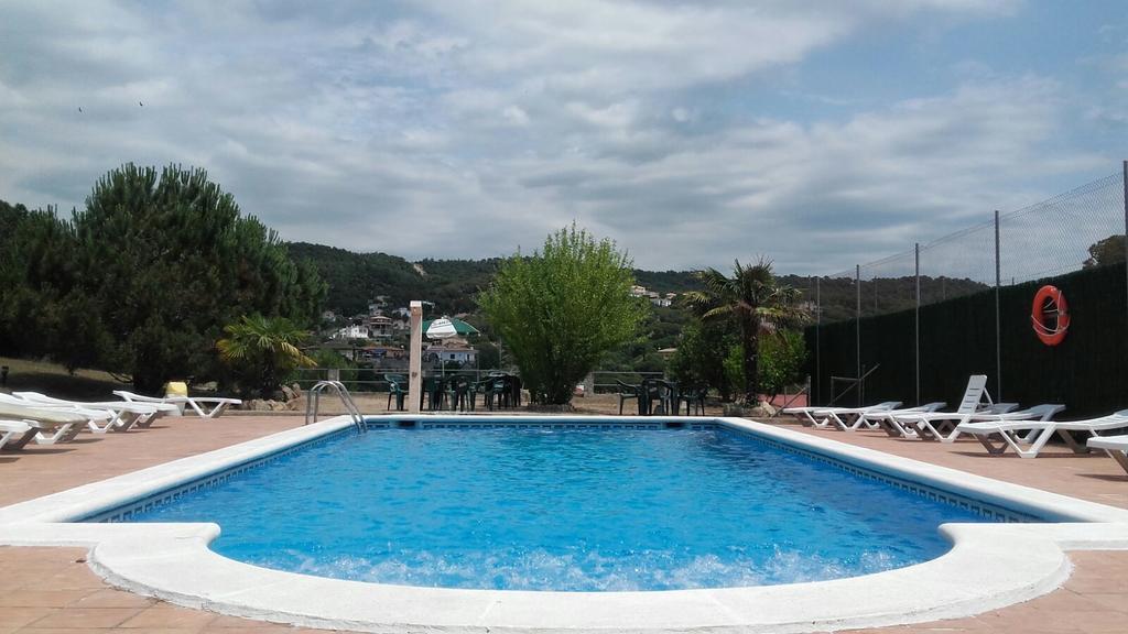 Hostal Los Pinares Lloret de Mar Bagian luar foto