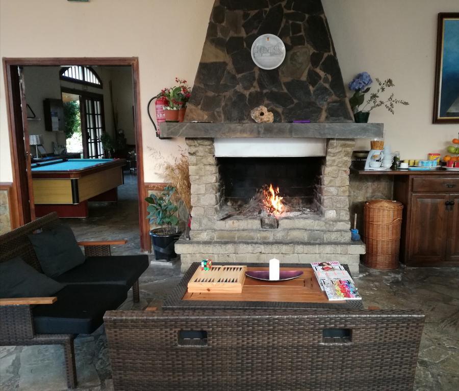 Hostal Los Pinares Lloret de Mar Bagian luar foto