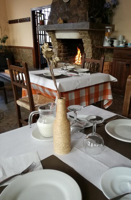 Hostal Los Pinares Lloret de Mar Bagian luar foto
