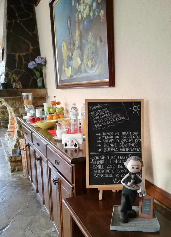 Hostal Los Pinares Lloret de Mar Bagian luar foto