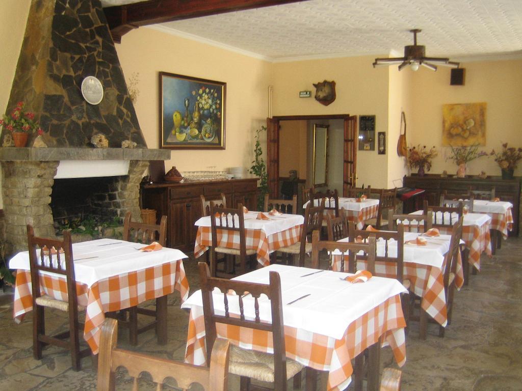 Hostal Los Pinares Lloret de Mar Bagian luar foto