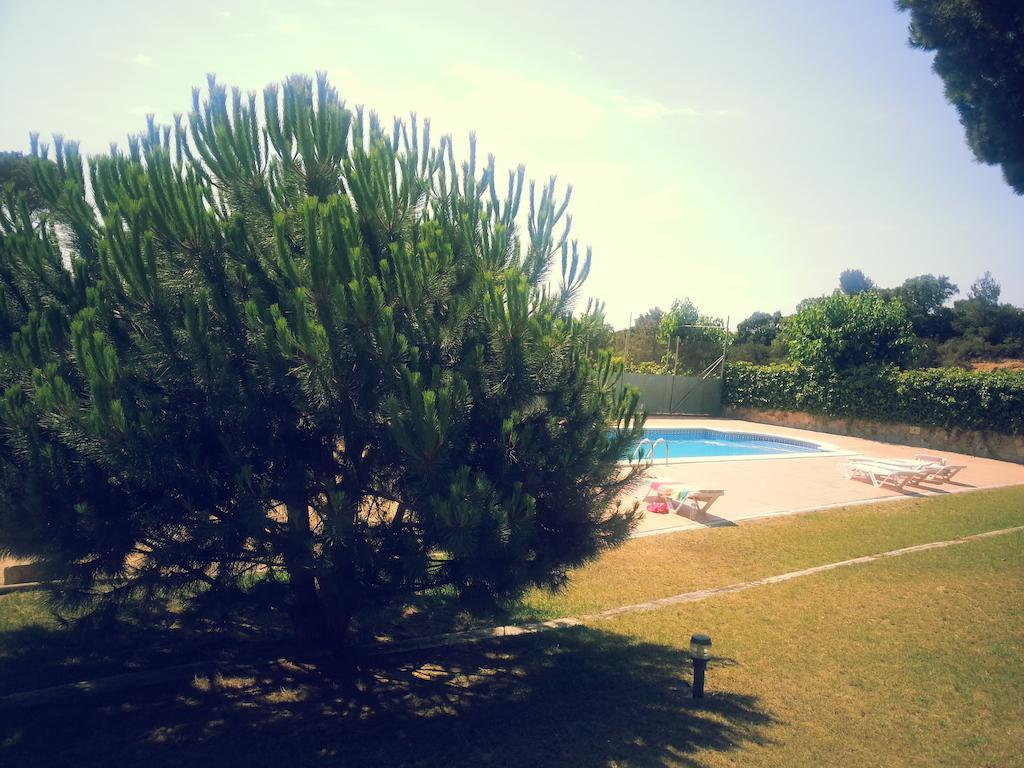 Hostal Los Pinares Lloret de Mar Bagian luar foto
