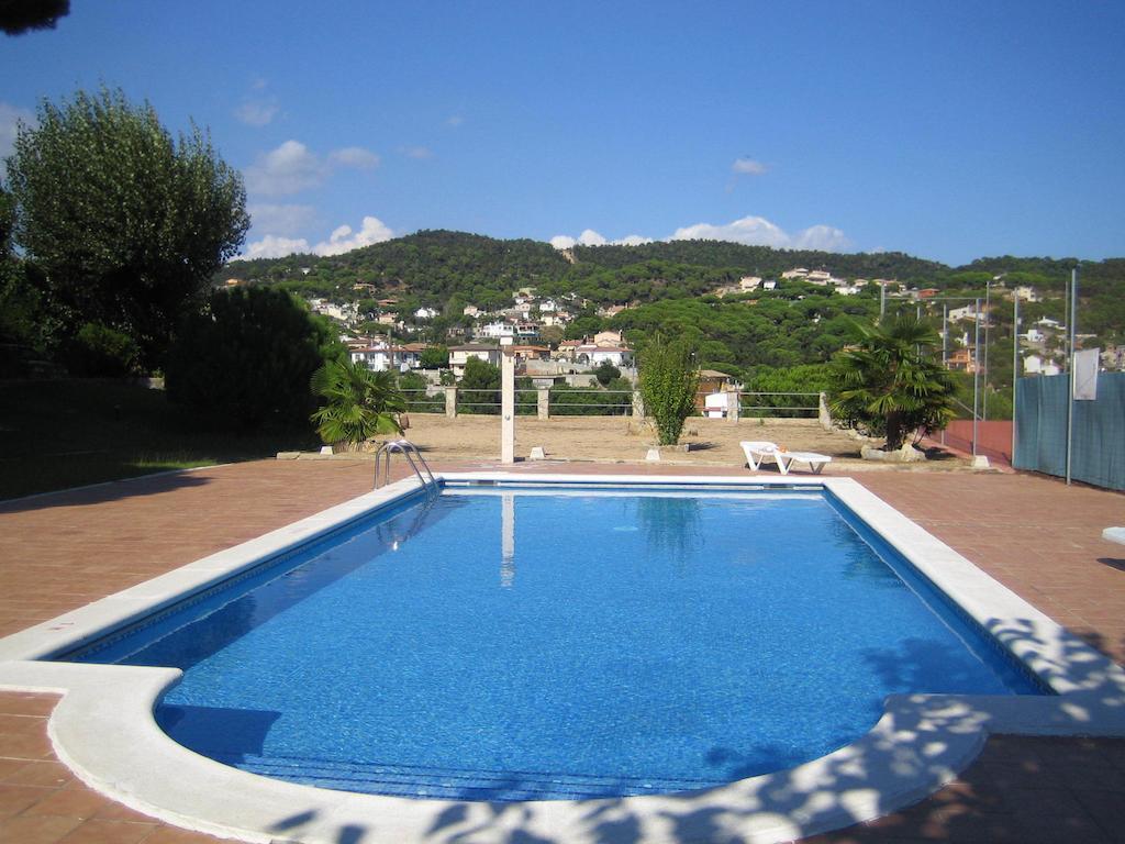 Hostal Los Pinares Lloret de Mar Bagian luar foto